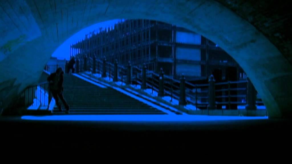 Crystal Castles – Crimewave