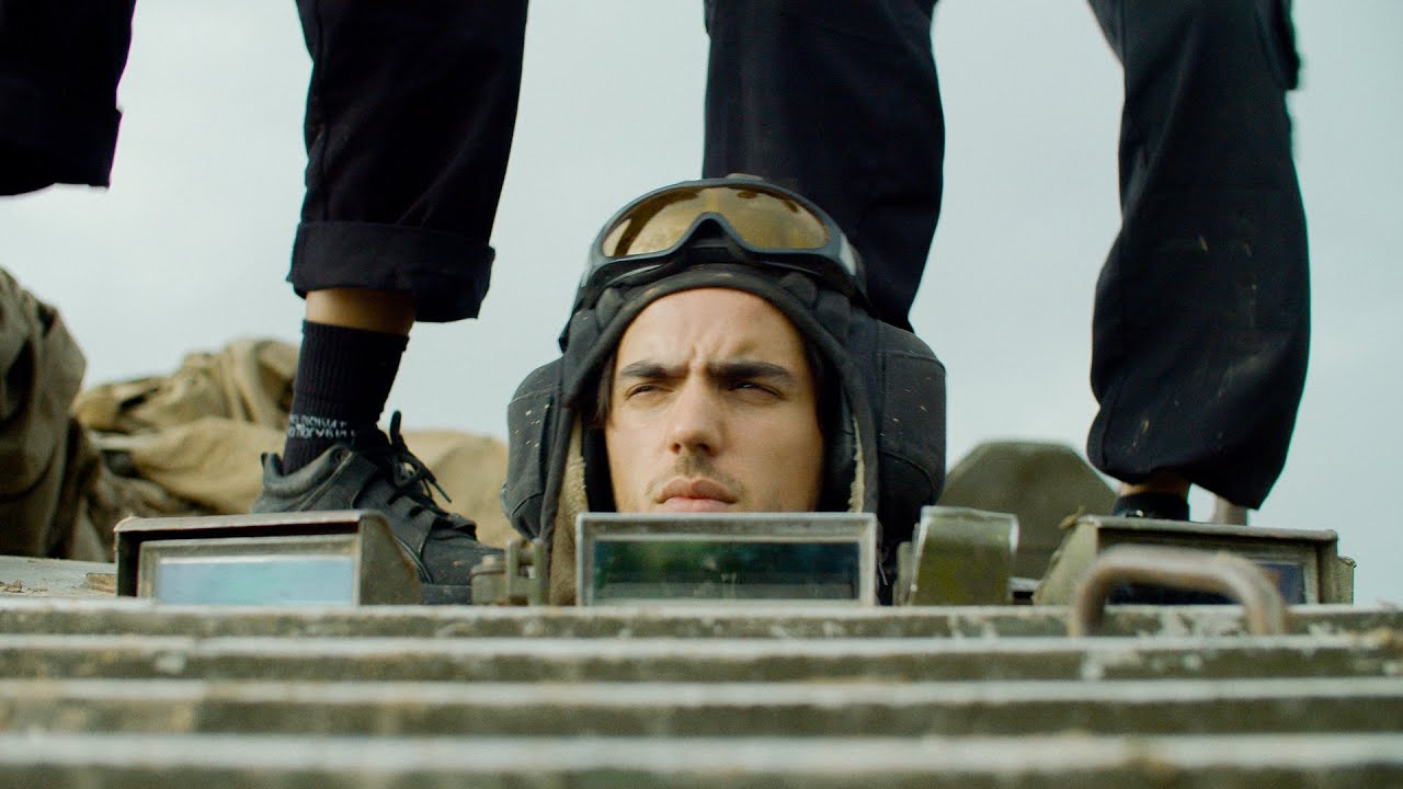 Apashe ft. Instasamka – Uebok (Gotta Run) [Official Video]